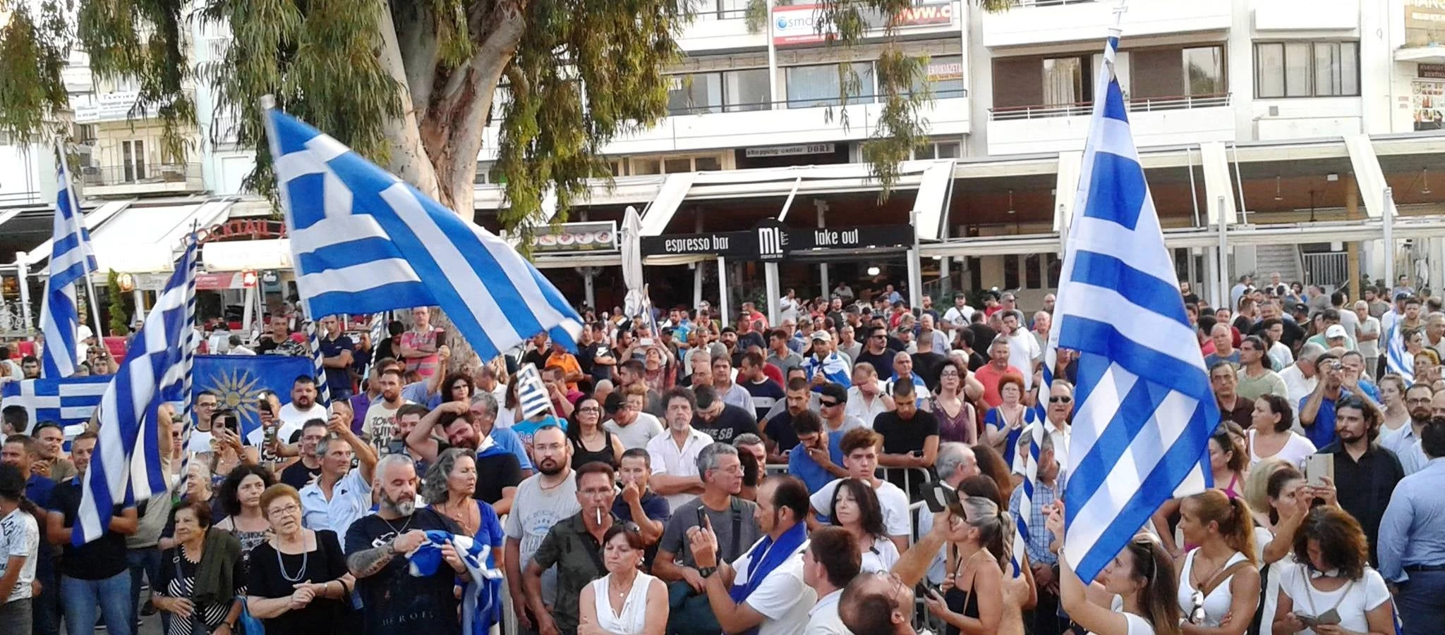 Δυναμικό συλλαλητήριο στο Ηράκλειο για την Μακεδονία (βίντεο)